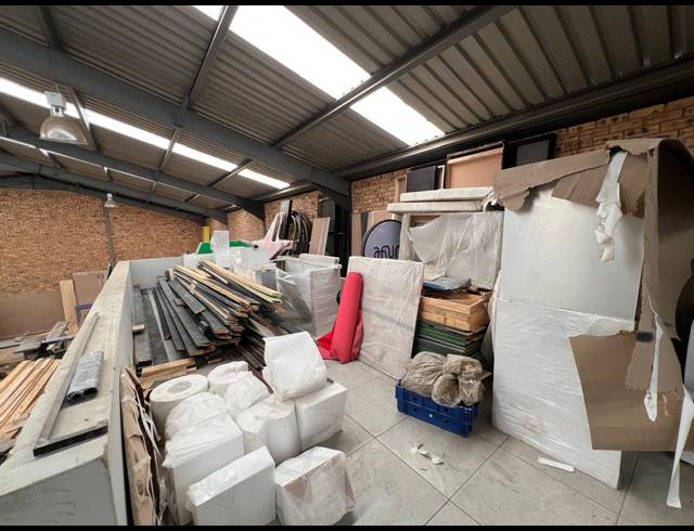 410M² WAREHOUSE TO LET IN STRIJDOMPARK